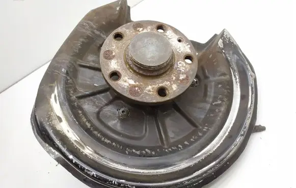 Rear wheel hub