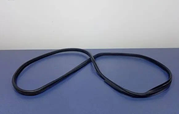 KIA Sorento Front door rubber seal 
