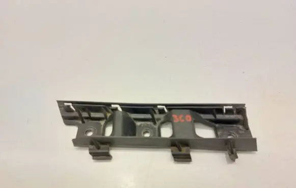 Volkswagen PASSAT B6 Front bumper mounting bracket 3C0807184