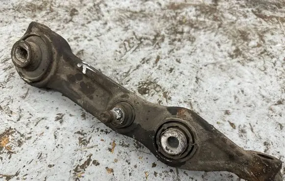 Mercedes-Benz E W211 Front lower control arm/wishbone