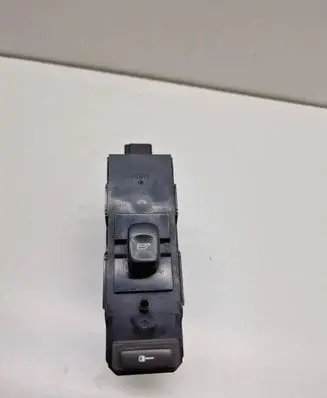 Volvo V70 Electric window control switch 8682950 MP125200125