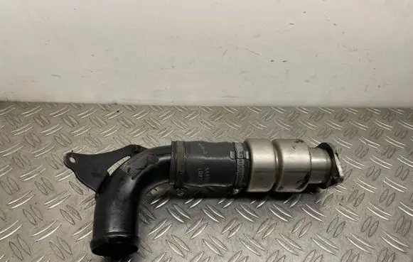 Ford C-MAX II Intercooler hose/pipe AV616C750AC