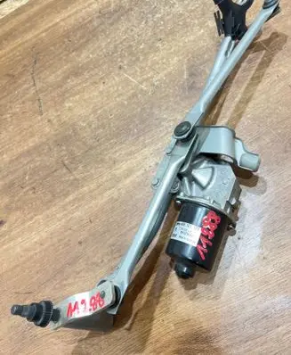 BMW 1 E81 E87 Front wiper linkage and motor 7192963