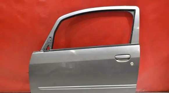 Mitsubishi Colt Front door