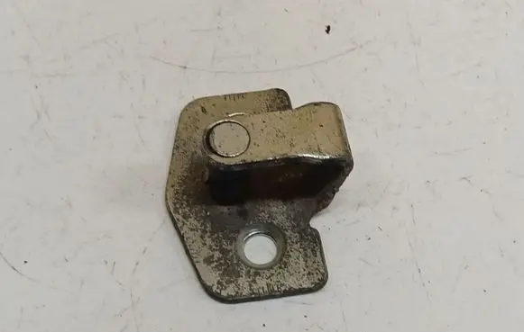 Opel Meriva A Rear door lock loop/hook striker