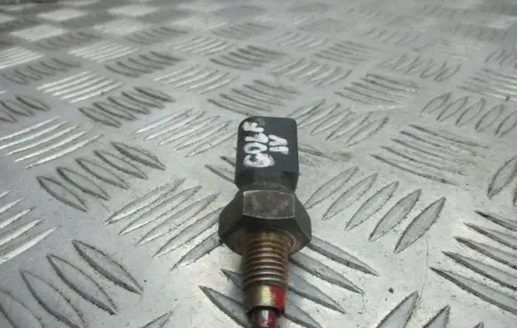 Volkswagen Golf V Reversing light switch sensor 02K945415C