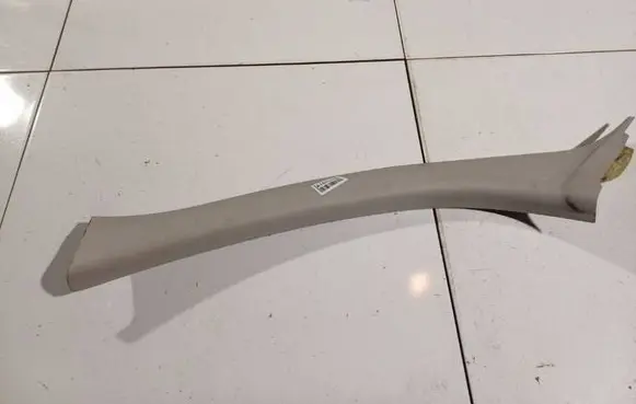 Citroen C3 (C) pillar trim 9683335477