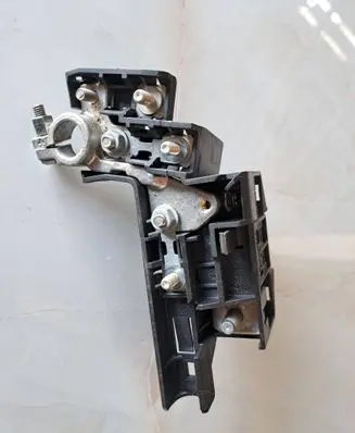 Audi A4 S4 B8 8K Battery relay fuse 4F0915519
