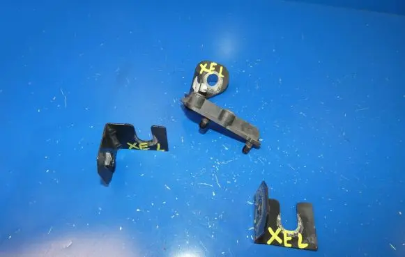 Jaguar XE Fender mounting bracket