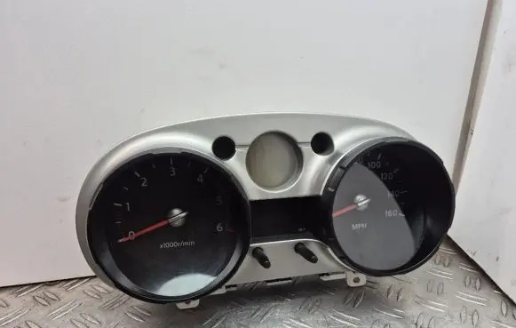Nissan Qashqai Speedometer (instrument cluster) JD18D 17R3883
