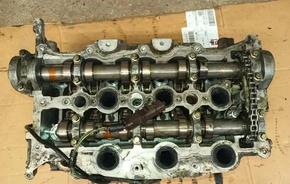 Peugeot 407 Engine head 