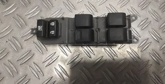 Toyota Auris 150 Electric window control switch