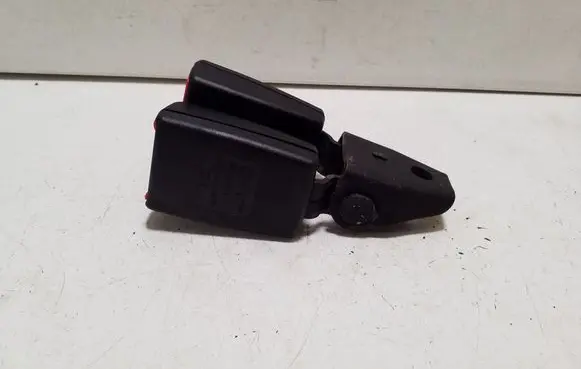 Audi TT TTS Mk2 Middle seatbelt buckle (rear) 8J8857739H