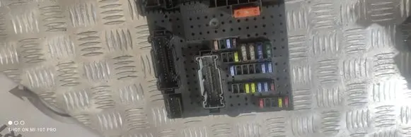Volvo XC90 Fuse module 30728512