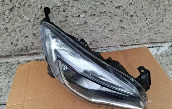Opel Astra J Headlight/headlamp 