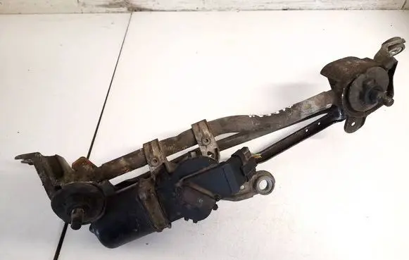 Nissan Note (E11) Front wiper linkage and motor
