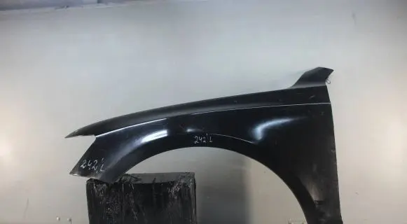 Audi Q5 SQ5 Fender mounting bracket