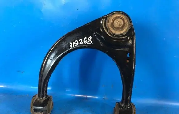 Toyota Tundra II Front lower control arm/wishbone 486100C010