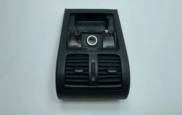 Volkswagen PASSAT B6 Rear air vent grill 3C0858338