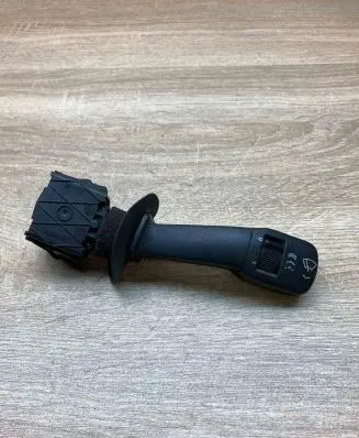 BMW 7 E38 Wiper control stalk 8352013