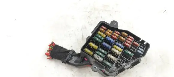 Audi A4 S4 B6 8E 8H Fuse module 8D1941824