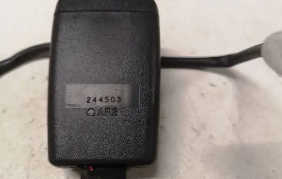 Toyota Yaris Front seatbelt buckle 3055925 244503