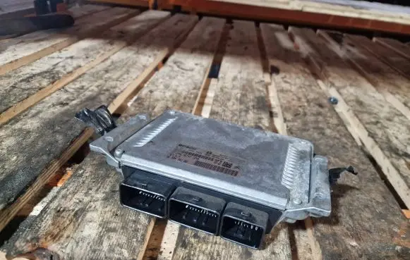 Citroen C5 Engine control unit/module 0261208598