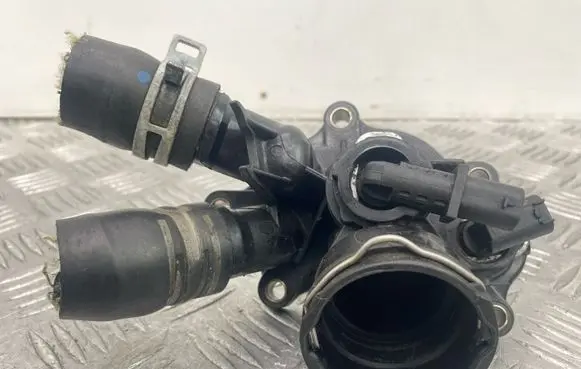 Mercedes-Benz E W212 Thermostat/thermostat housing TM53103
