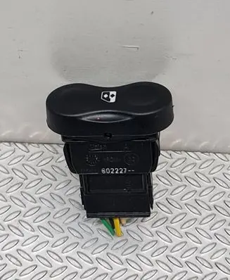 Dacia Sandero Electric window control switch E30607