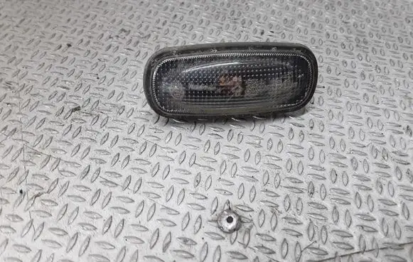 Land Rover Freelander Front fender indicator light