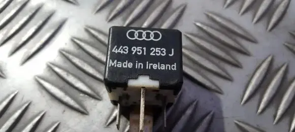 Volkswagen PASSAT B5 Other relay 443951253j 899511000