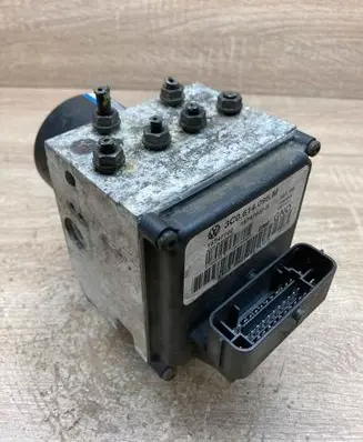 Volkswagen PASSAT B6 ABS Pump 3C0614095M Used