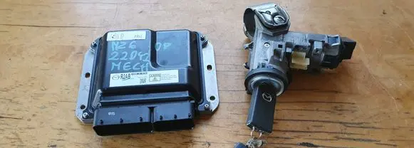 Mazda 6 Engine control unit/module R2AB18881M 2758009159