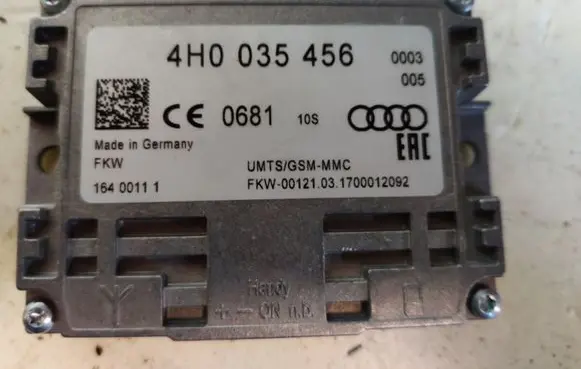 Volkswagen Golf VII Aerial antenna amplifier 4H0035456