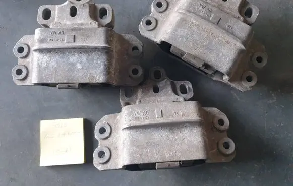 Audi A3 S3 8P Engine mount bracket 1K0199555T
