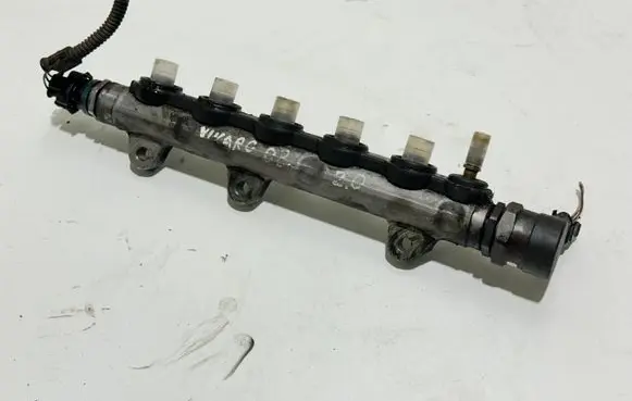Opel Vivaro Fuel main line pipe 8200661279 8200661279A H8200426550
