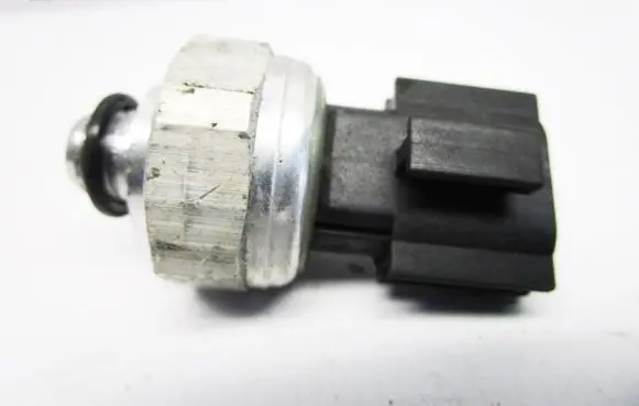 Hyundai Tucson TL Air conditioning (A/C) pressure sensor 92CP8-12