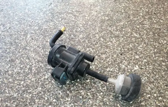 Mercedes-Benz ML W163 Turbo solenoid valve A0005450527