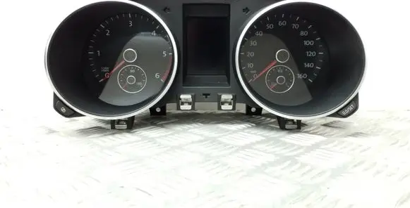 Volkswagen Golf VI Speedometer (instrument cluster) 5K0920971A