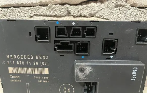 Mercedes-Benz E W211 Door control unit/module A2118701126