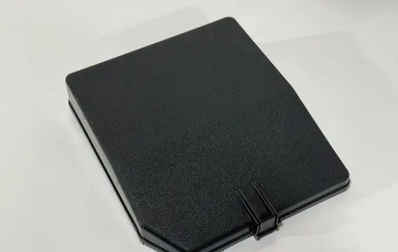 Mitsubishi Outlander Fuse box cover 
