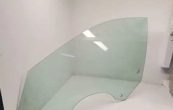BMW 7 G11 G12 Front door window glass four-door E000184