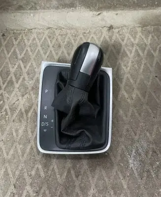 Volkswagen Golf VII Gear shift switch/knob 5G1713203 5G1713203E 5G1713203ELIN
