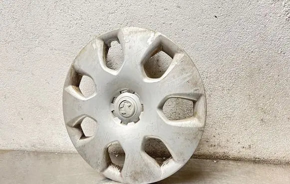 Opel Astra J R16 wheel hub/cap/trim 13267803 13267802