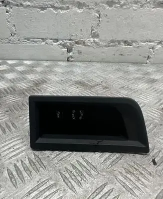 BMW 3 F30 F35 F31 USB socket connector 9207357