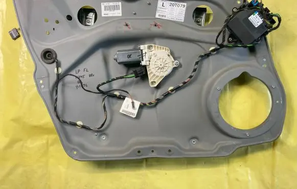 Mercedes-Benz B W245 Sliding door window regulator with motor A1697202979 A1695407805 A1698208326
