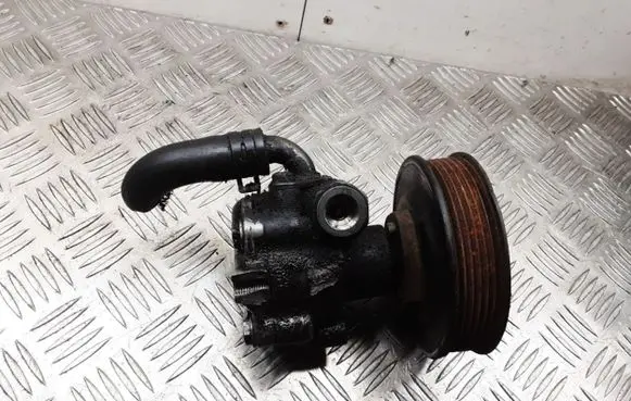 Volkswagen Golf IV Power steering pump 030145269A