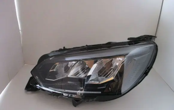 Peugeot 2008 II Headlight/headlamp 9833036380