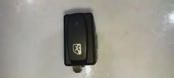 Renault Megane II Electric window control switch 28082