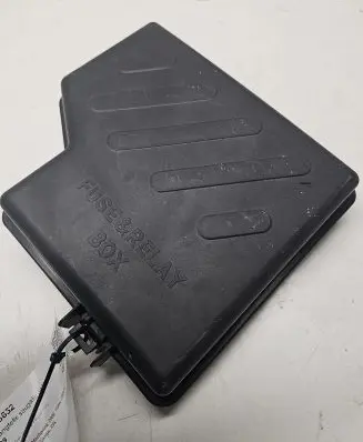 Hyundai Santa Fe Fuse box cover